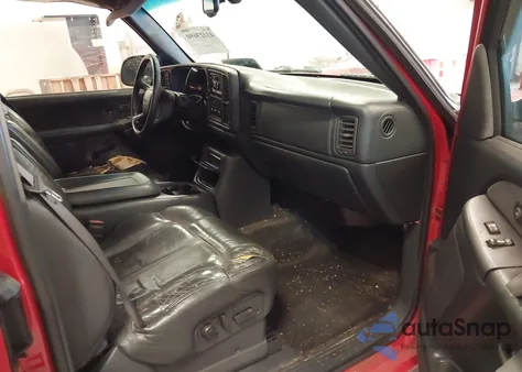 2000 Chevrolet Silverado K1500 из США, поврежденный, VIN 1GCEK19T5YE133452